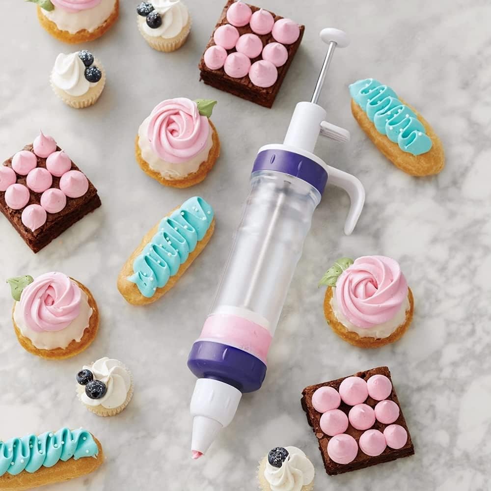 Wilton Dessert Decorator Piping Kit, Plunger-Style Tool - Image 4